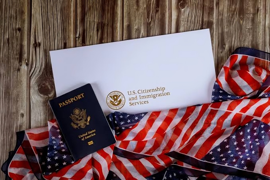 USCIS aumenta tarifas migratorias: estos trámites cuestan más desde octubre