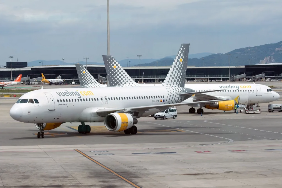 Vuelo rumbo a Milán enfrenta un imprevisto y aterriza en Barcelona