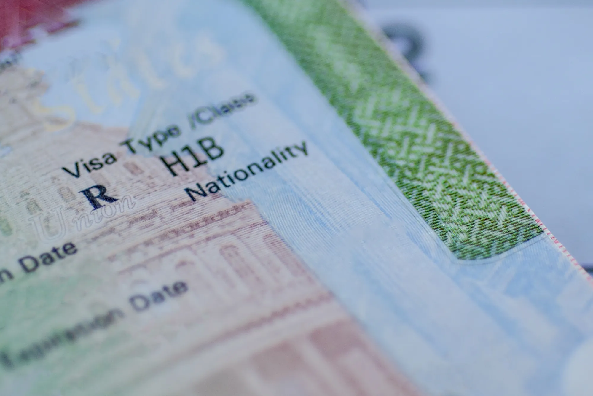 Juez frena cobro de US$100,000 para nuevas visas H-1B en EE.UU. 2 Juez frena cobro de US$100,000 para nuevas visas H-1B en EE.UU.