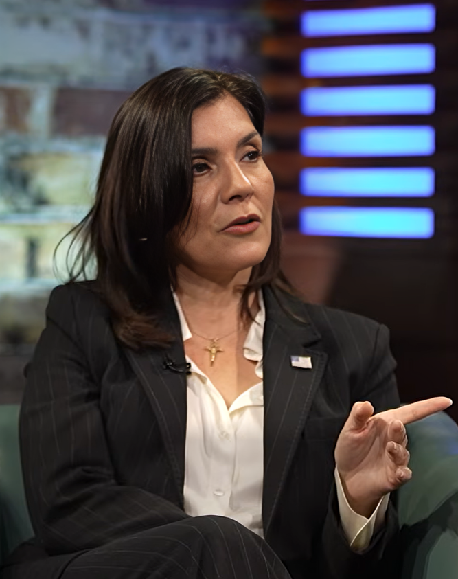 Leah Campos revela cómo Trump le ofreció ser embajadora en RD 3 Leah Campos revela cómo Trump le ofreció ser embajadora en RD