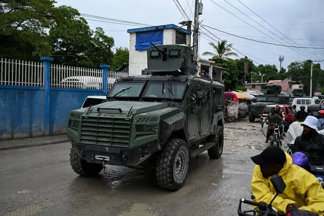 Soldados salvadoreños sorprenden con su primer patrullaje en Haití