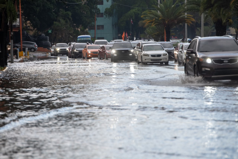 Vaguada mantiene las lluvias en Santo Domingo y amplían las alertas 1 Vaguada mantiene las lluvias en Santo Domingo y amplían las alertas