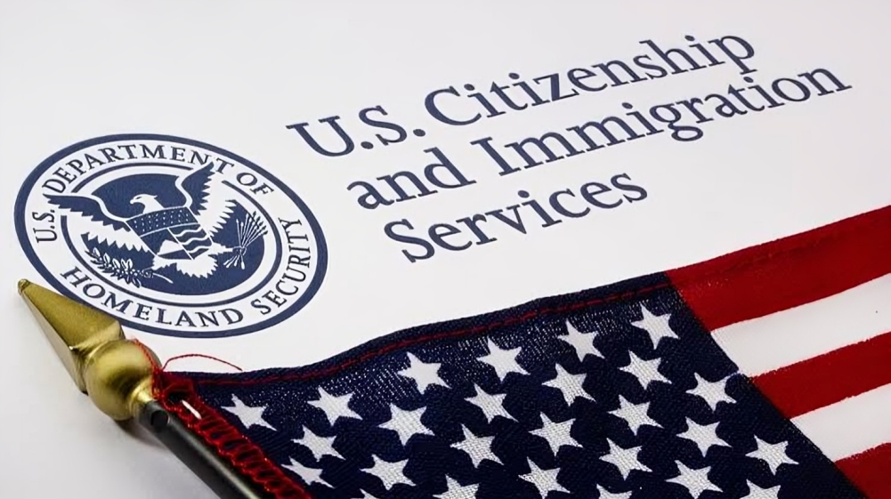 USCIS aumenta tarifas migratorias: estos trámites cuestan más desde octubre