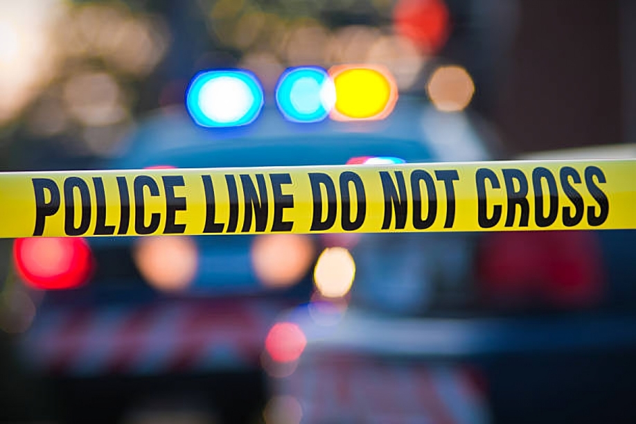 Hombre le pone fin a sus dos amigos por celos tras bailar con su pareja