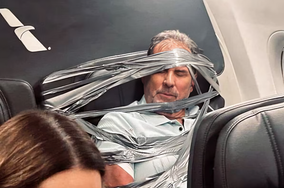 Pasajero atado con cinta en vuelo de American enfrenta seria acusación 2 Pasajero atado con cinta en vuelo de American enfrenta seria acusación