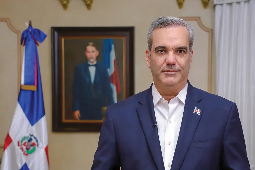 Abinader responde a inquietud por la gasolina y adelanta lo que quisiera hacer