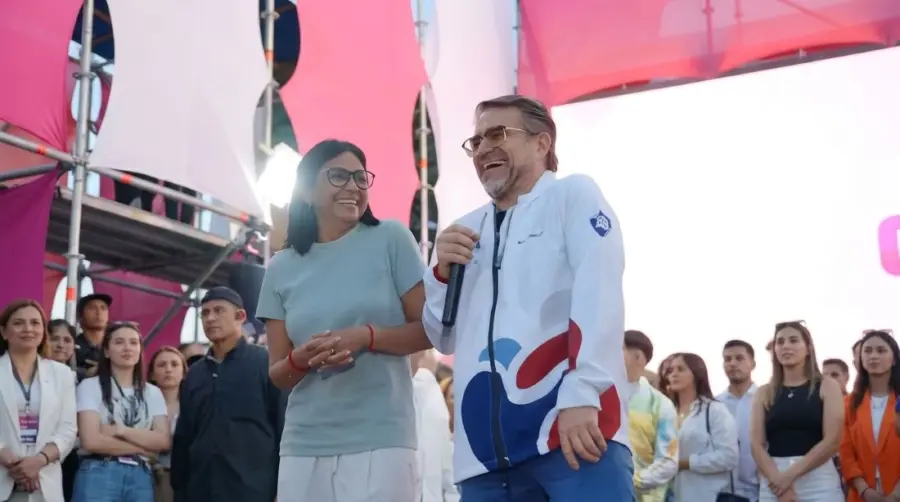 Delcy Rodríguez sorprende al bailar “Dame hombro” de Bulin 47 2 Delcy Rodríguez sorprende al bailar “Dame hombro” de Bulin 47