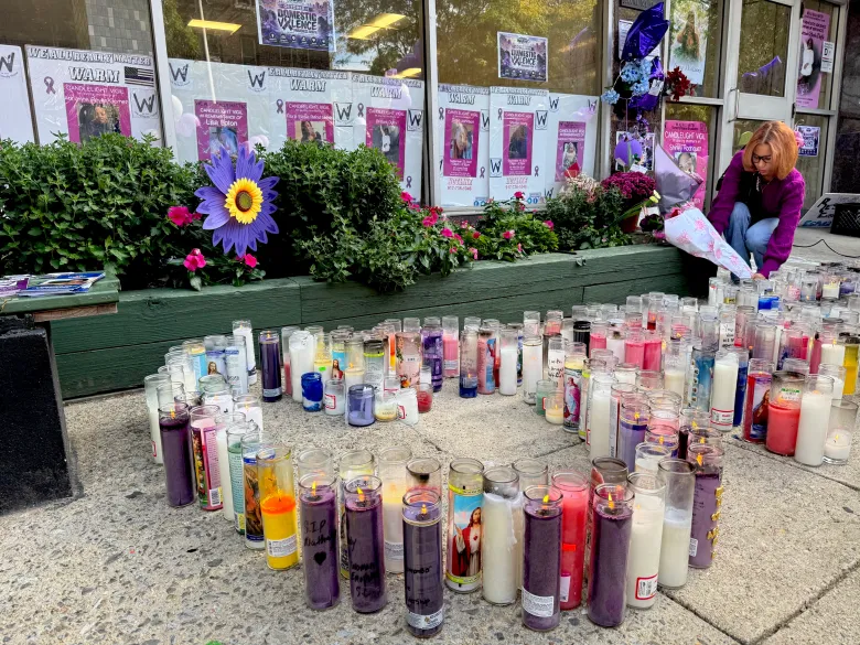Familiares y amigos recuerdan a Nathaly Ramírez durante emotiva vigilia en Nueva York 3 Familiares y amigos recuerdan a Nathaly Ramírez durante emotiva vigilia en Nueva York