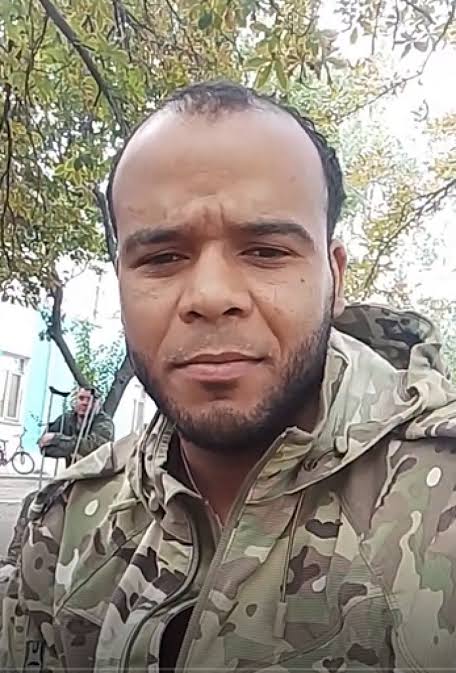 Juan Carlos Ávila, dominicano herido en la guerra entre Rusia y Ucrania, pide ayuda a Santiago Matías, Alofoke, para regresar a República Dominicana.