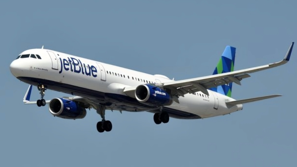 ¿Qué pasa con el vuelo 310 de JetBlue? Pasajeros denuncian una odisea en viaje a Nueva York