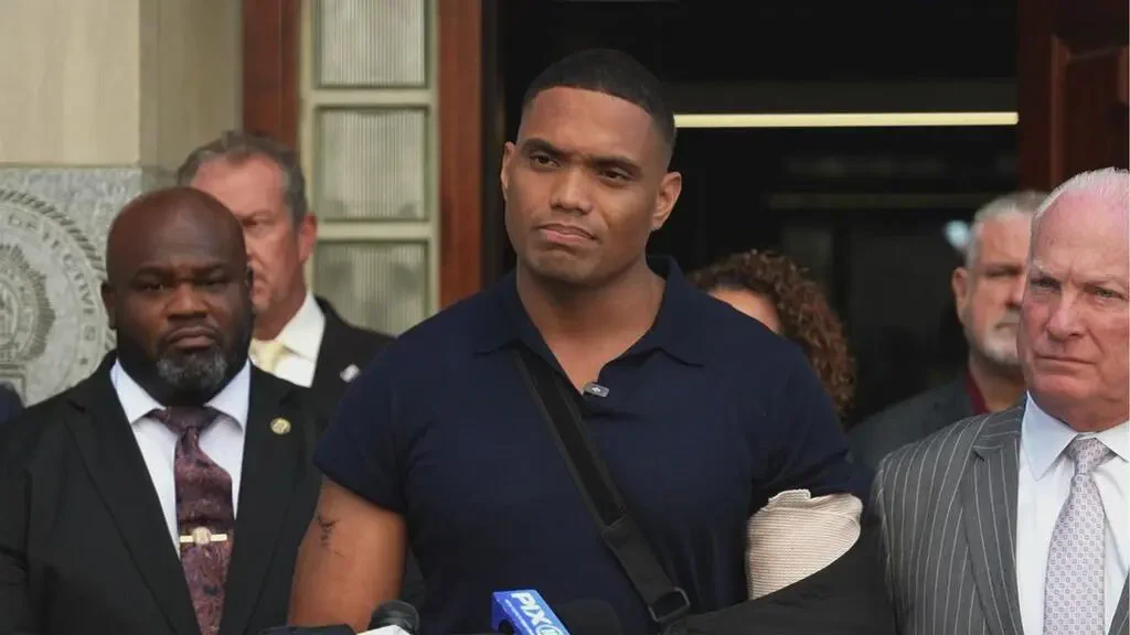 Dominicanos acusados en caso de detective del NYPD niegan cargos en El Bronx
