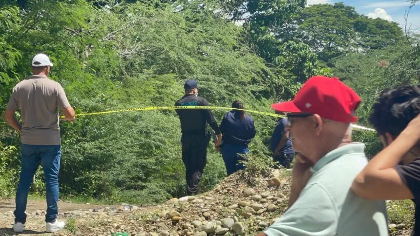 Abuelo de adolescente en Navarrete desaparecida llego de EE.UU y hace firme petición