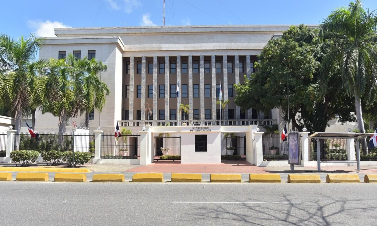 Suspenden clases en zonas vulnerables de provincias bajo alerta amarilla 1 Suspenden clases en zonas vulnerables de provincias bajo alerta amarilla