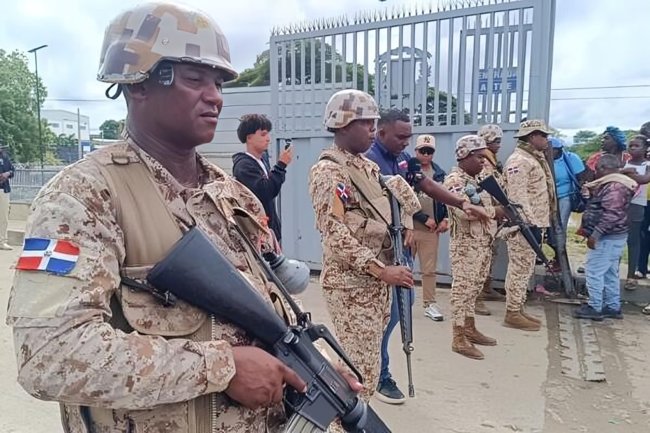 Exembajador haitiano advierte sobre posible llegada de pandillas a RD 3 Exembajador haitiano advierte sobre posible llegada de pandillas a RD
