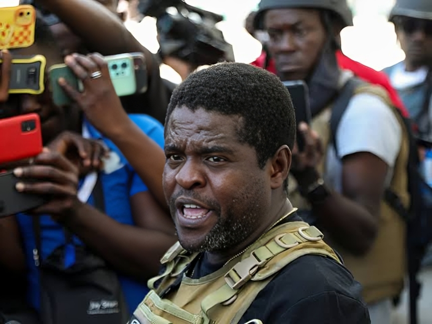 Haitiano sorprende al defender a Barbecue y enviar mensaje a Bukele