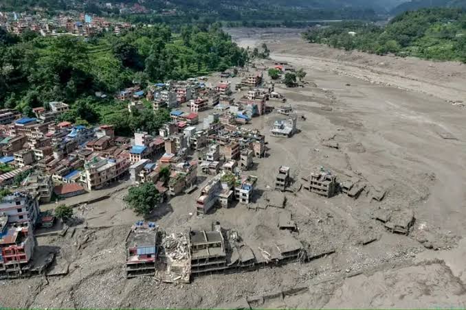 ¿Qué provocó la crecida que arrasó 40 viviendas en Nepal?