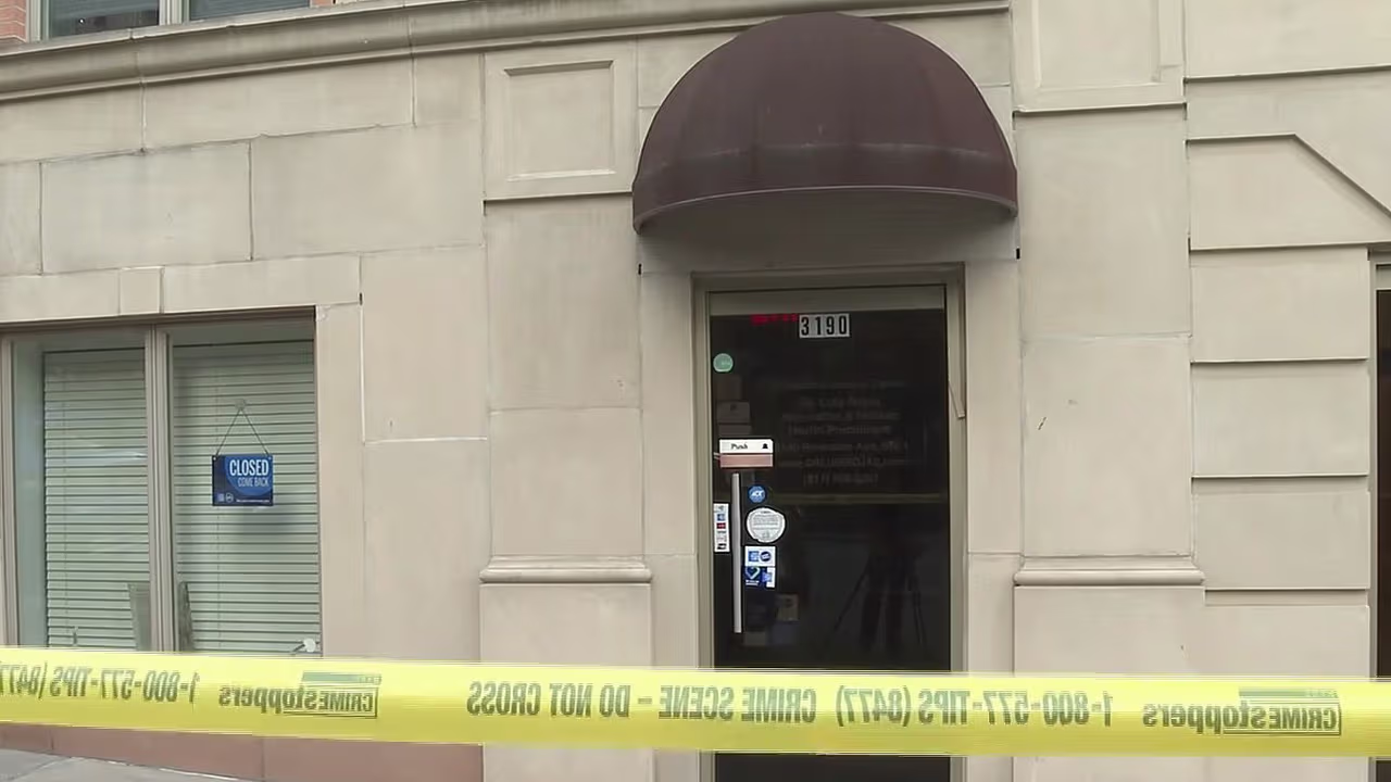 Médico dominicano enfrenta grave acusación por caso de paciente en NY 2 Médico dominicano enfrenta grave acusación por caso de paciente en NY