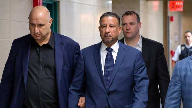 Exdetective del NYPD queda libre tras pagar millonaria fianza 2 Exdetective del NYPD queda libre tras pagar millonaria fianza