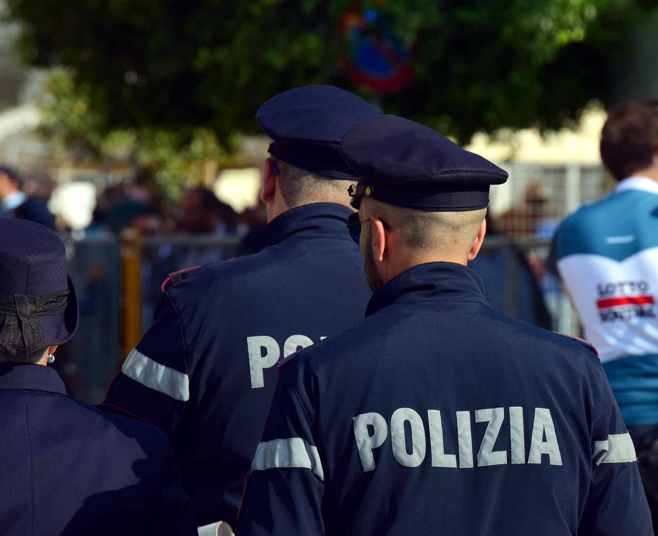 Policía Nacional arresta a padre e hijo dominicanos buscados por Italia
